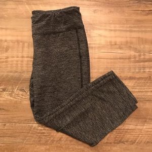 Old navy cropped leggings (kids)